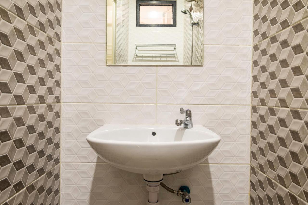 Oyo Life 2673 Rosewood Residence Karawang Eksteriør bilde